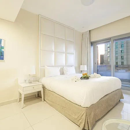 2 Minute Walk To Dubai Mall - 3 Bedroom Burj Khalifa View With Pool And Spa Exterior photo