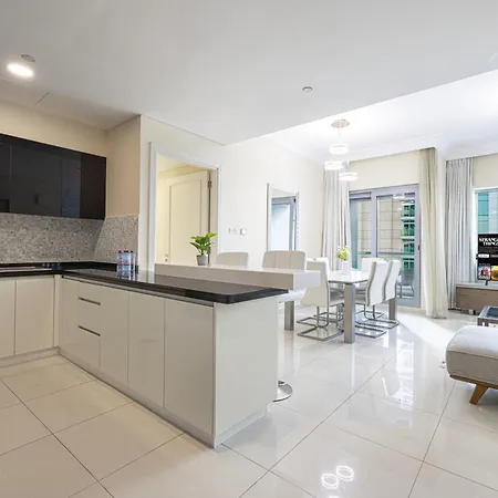2 Minute Walk To Dubai Mall - 3 Bedroom Burj Khalifa View With Pool And Spa Exterior photo