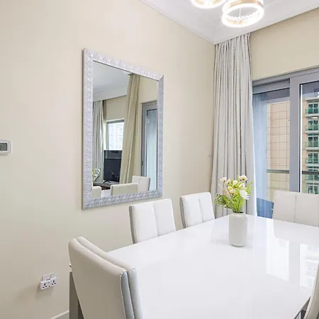 2 Minute Walk To Dubai Mall - 3 Bedroom Burj Khalifa View With Pool And Spa Exterior photo
