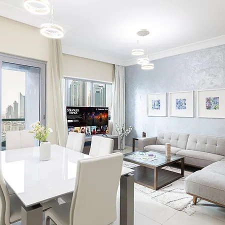 2 Minute Walk To Dubai Mall - 3 Bedroom Burj Khalifa View With Pool And Spa Exterior photo