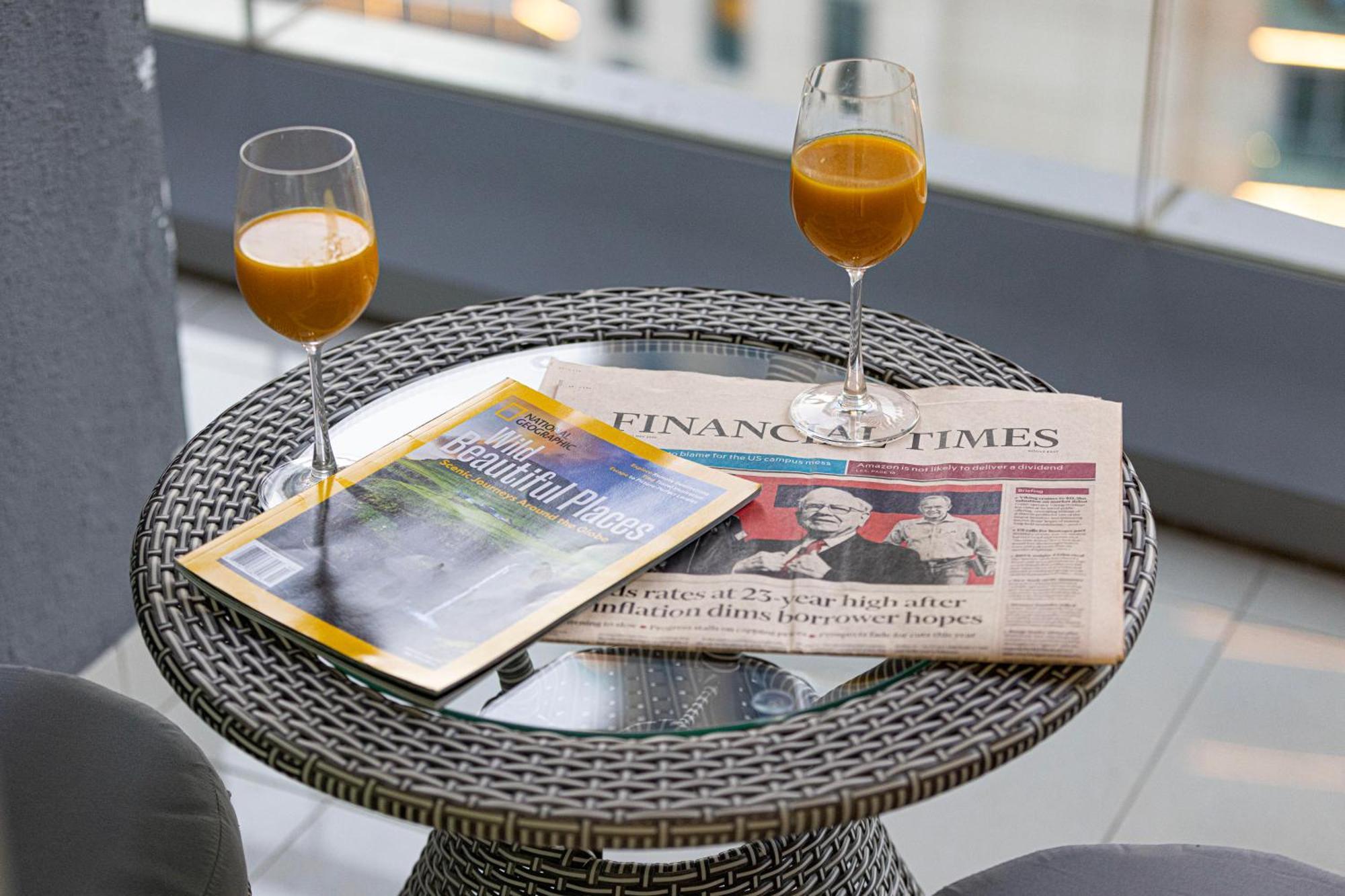 Апартаменты 2 Minute Walk To Mall - 3 Bedroom Burj Khalifa View With Pool And *