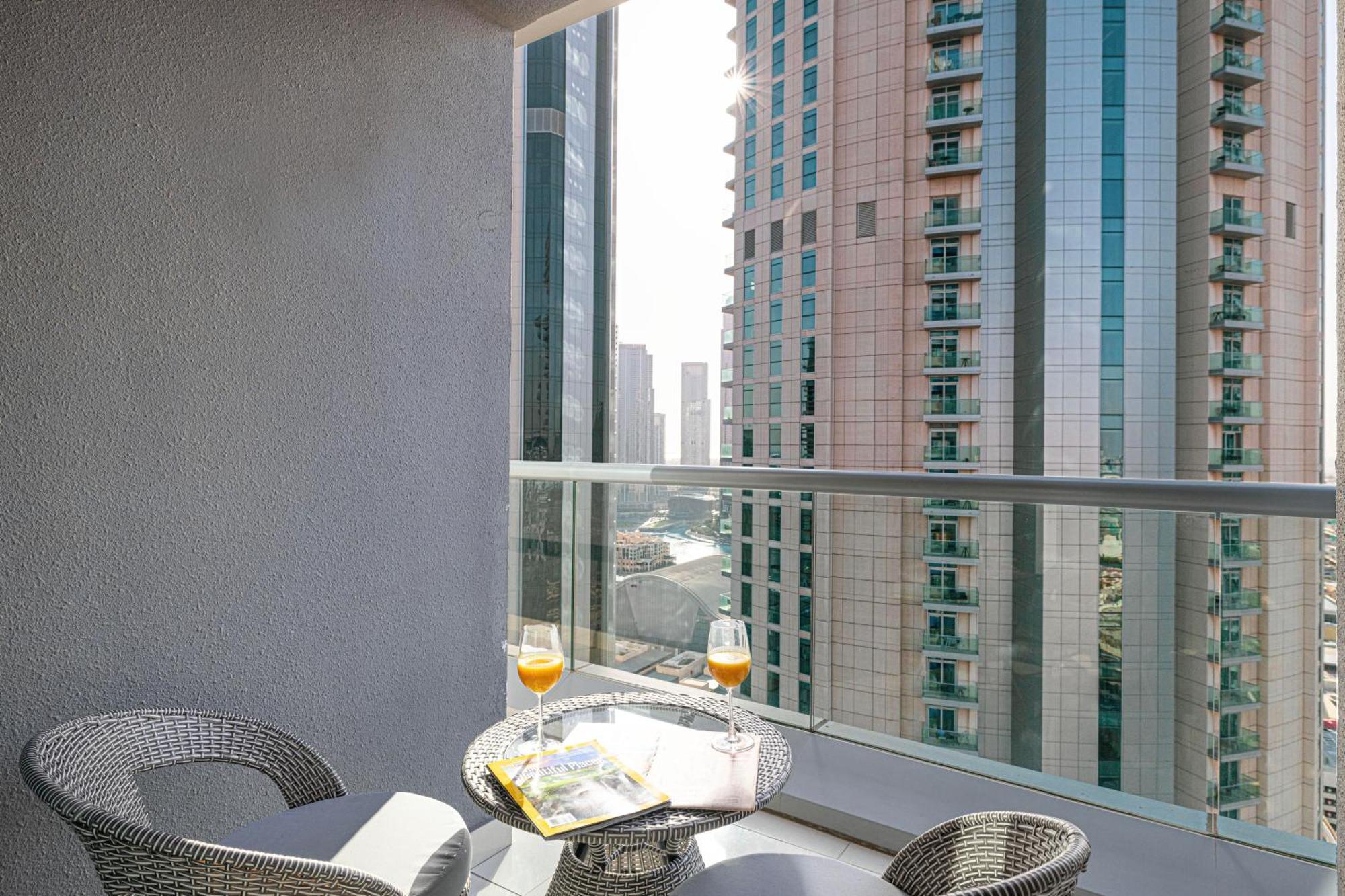 Appartamento 2 Minute Walk To Mall - 3 Bedroom Burj Khalifa View With Pool And *