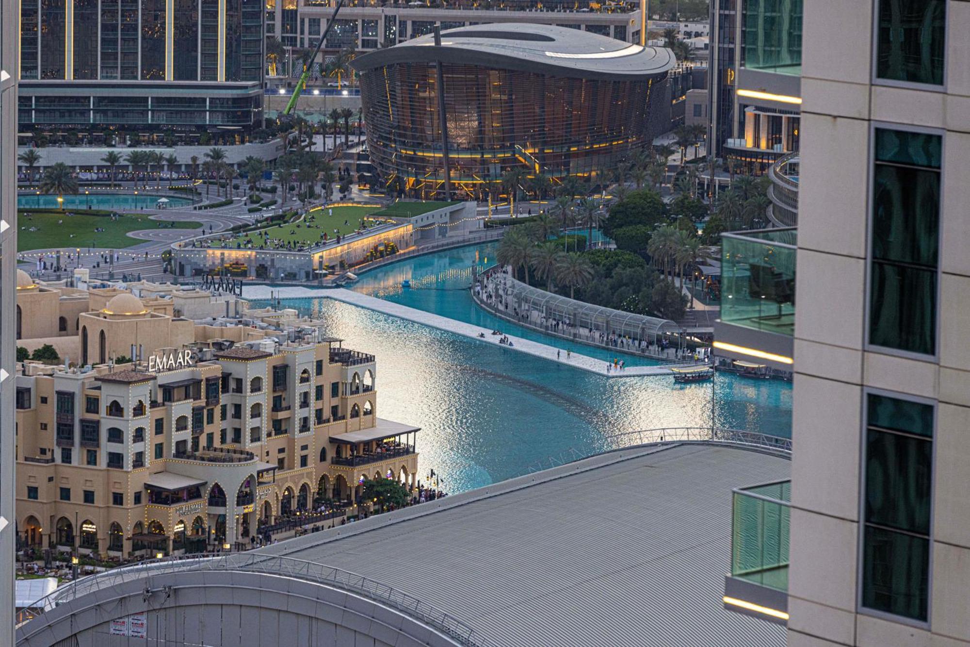 Апартаменты 2 Minute Walk To Mall - 3 Bedroom Burj Khalifa View With Pool And Дубай
