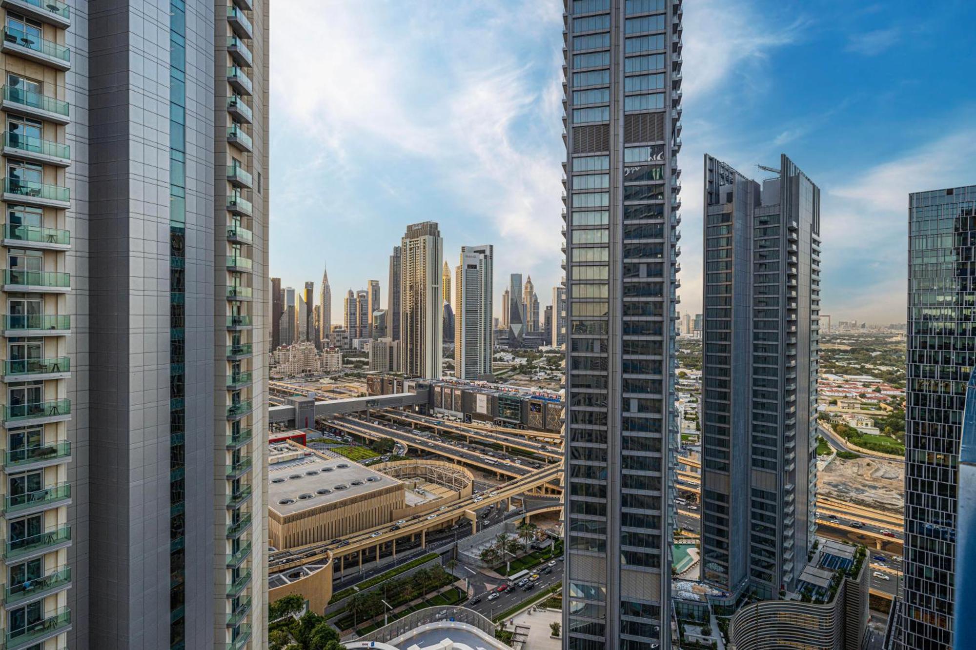 Appartamento 2 Minute Walk To Mall - 3 Bedroom Burj Khalifa View With Pool And *
