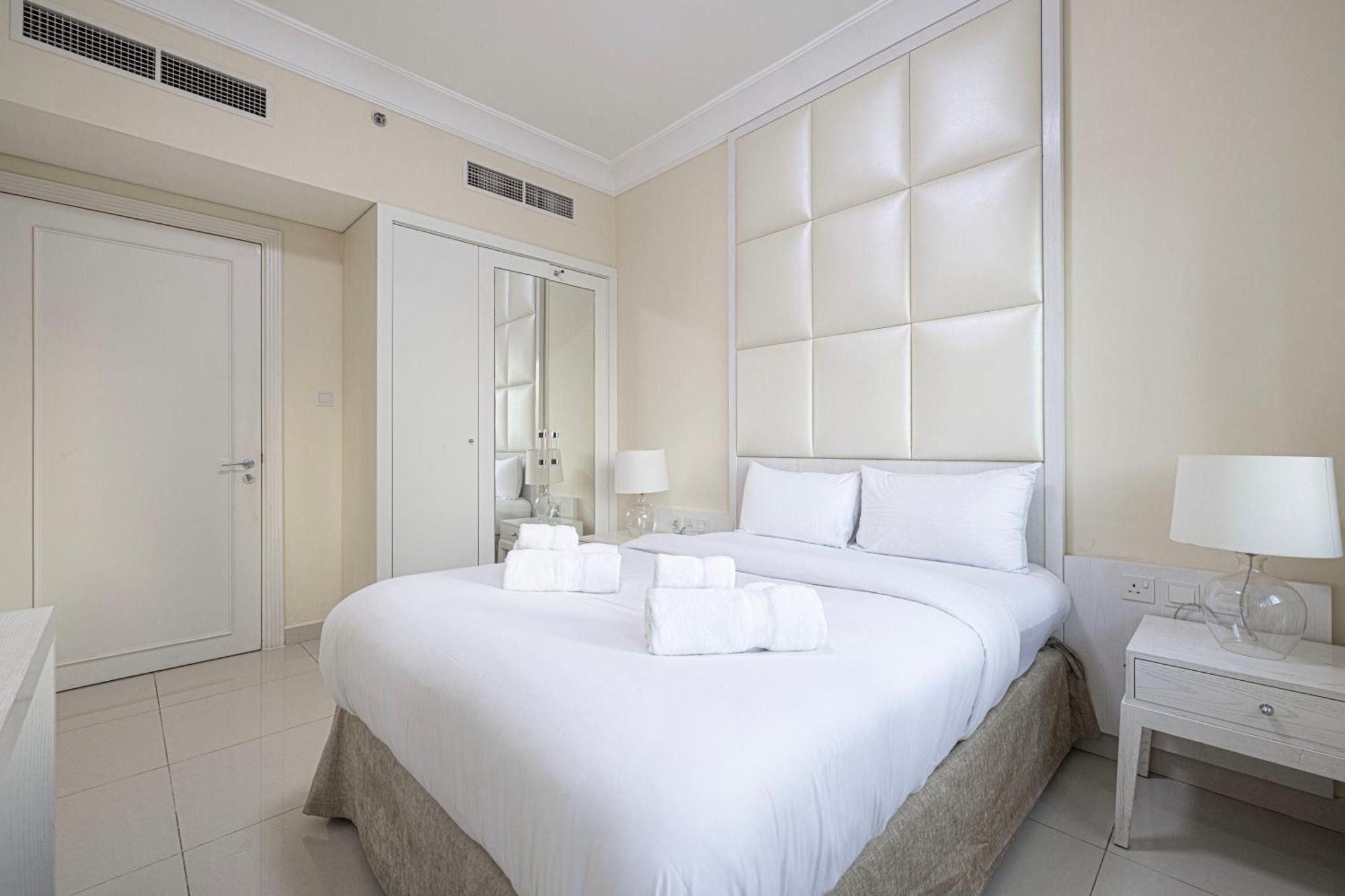 2 Minute Walk To Mall - 3 Bedroom Burj Khalifa View With Pool And Appartamento Dubai