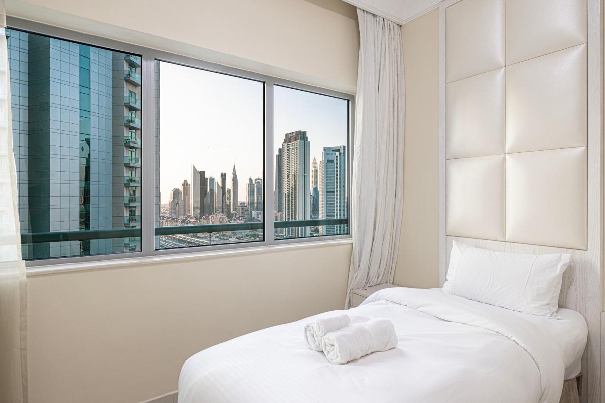 2 Minute Walk To Mall - 3 Bedroom Burj Khalifa View With Pool And * Дубай