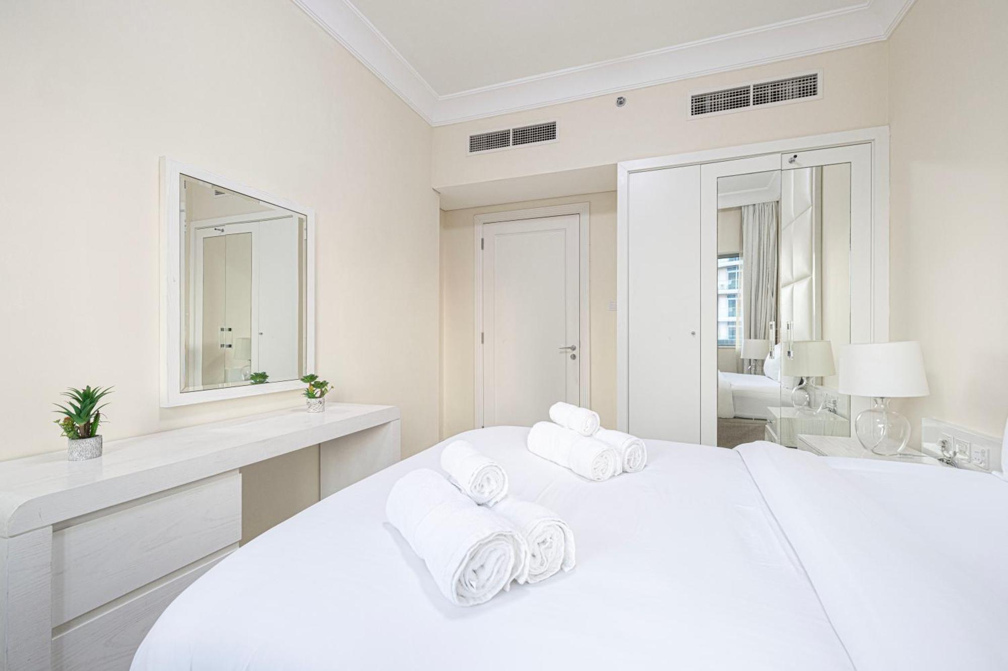 2 Minute Walk To Mall - 3 Bedroom Burj Khalifa View With Pool And Appartamento