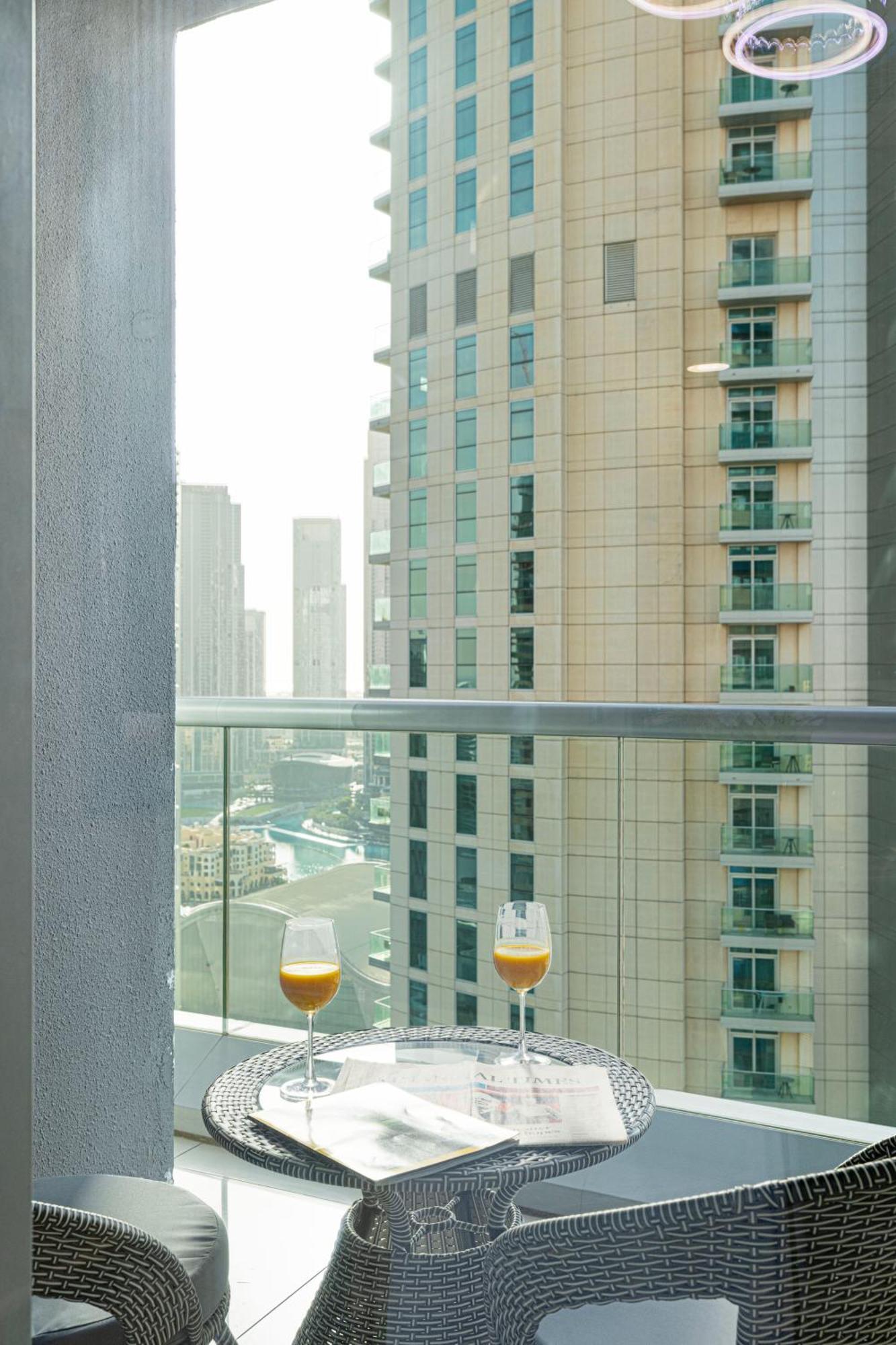 Appartamento 2 Minute Walk To Mall - 3 Bedroom Burj Khalifa View With Pool And *